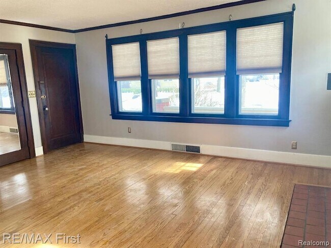 Foto del edificio - 220 Oakdale St