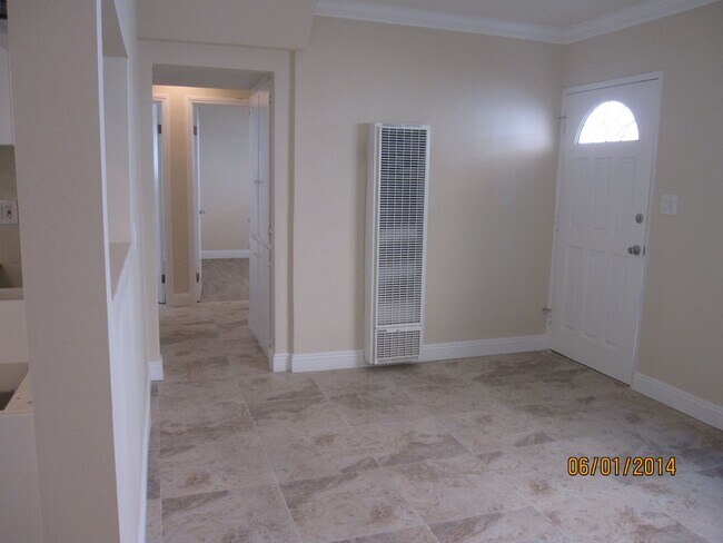 Foto del edificio - 211 Seal Beach Blvd