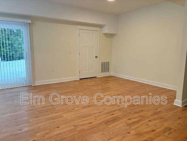 Building Photo - 63 Monroe Dr