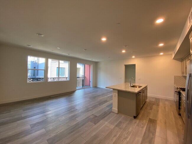 Building Photo - 3893 Quantum Dr