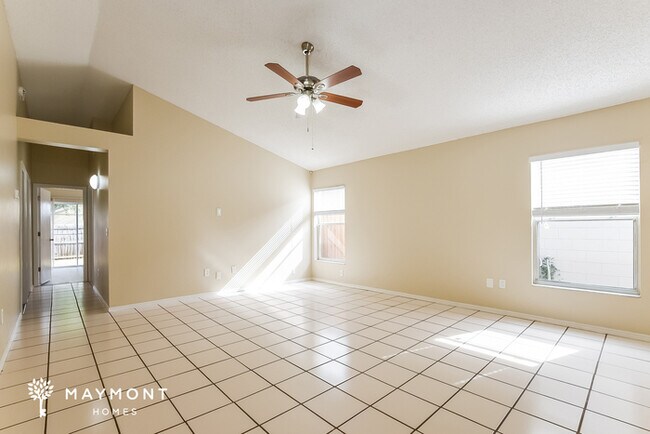 Foto del edificio - 1121 Shoshanna Dr