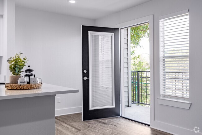 1HAB, 1BA - 468SF - Patio - Tides on Westcreek