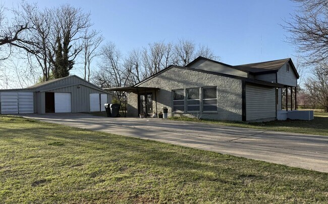 Foto del edificio - 6521 N Lottie Ave