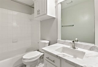 Building Photo - 139 Ledgestone Pl
