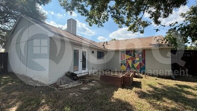 Building Photo - 1313 Milford Dr