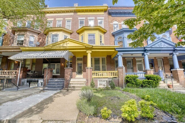 Foto del edificio - 2813 N Calvert St