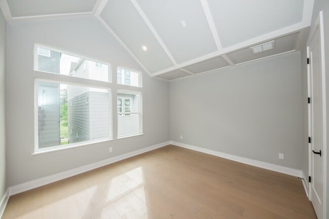 Building Photo - 1312 Heslep St