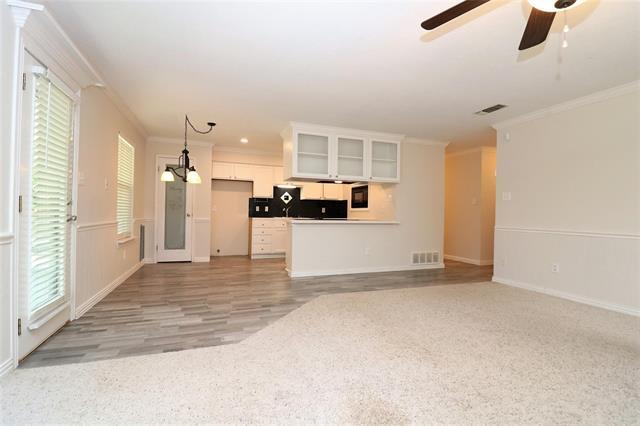 Foto del edificio - 7008 Hanging Cliff Pl