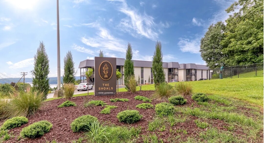 The Shoals at Chickamauga Lake Apartments 5873 Lake Resort Ter Chattanooga, TN