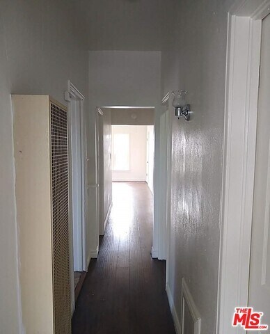 Foto del edificio - 1607 W 49th St