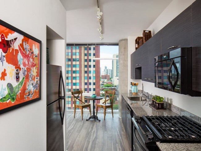 Foto del edificio - 804 N La Salle Dr