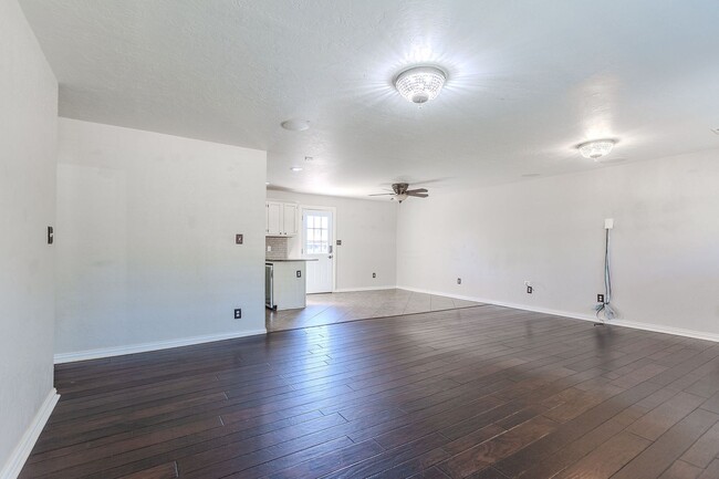 Building Photo - Remodeled 2 bedroom, 1 3/4 bath AVAILABLE ...