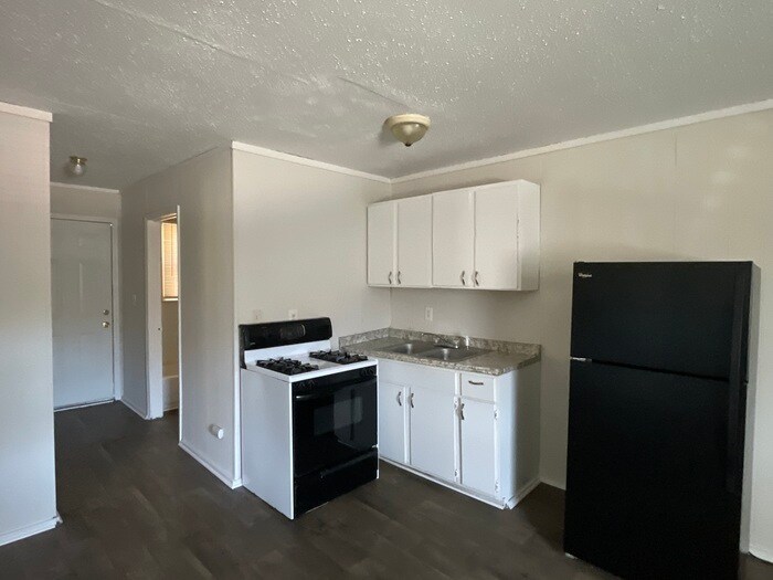 Foto del edificio - T.R. Lawing Realty Property