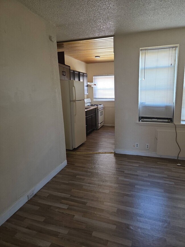 Foto del edificio - 1603 S Dover St