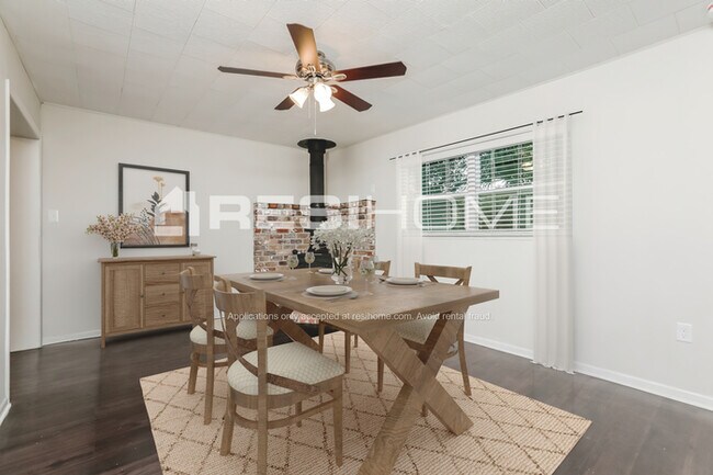 Foto del edificio - 1407 Sunridge Rd