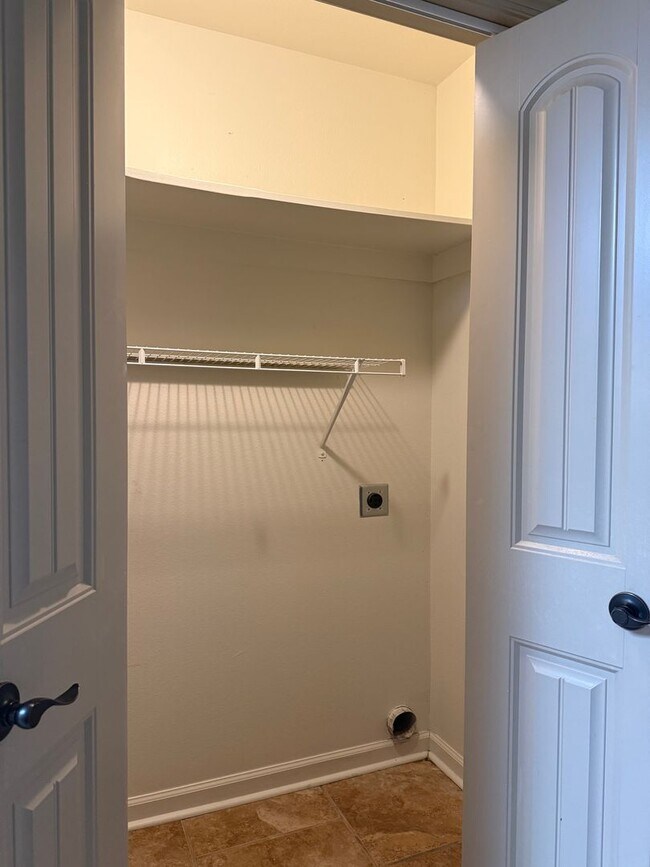 Foto del edificio - 6119 Stargate Cove