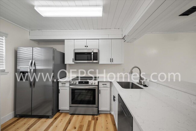 Foto del edificio - 81 Cross Creek Rd