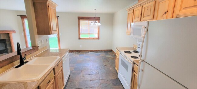 Building Photo - $500 Move in Special.  Remodeled 3 bedroom