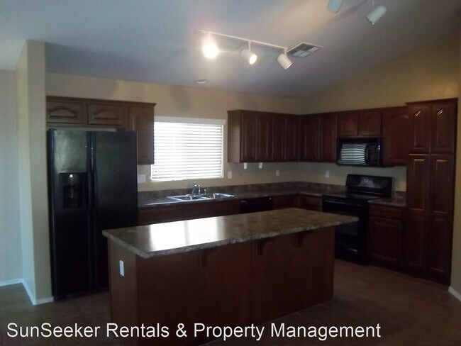 Building Photo - 4 br, 2 bath House - 710 S 167th Lane