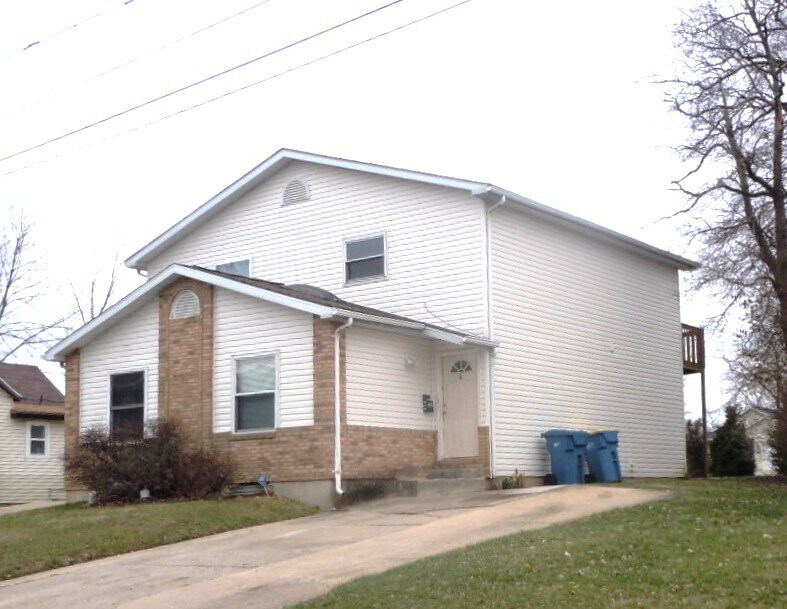 512 E Schwarz St, Edwardsville, IL 62025 Townhome Rentals in