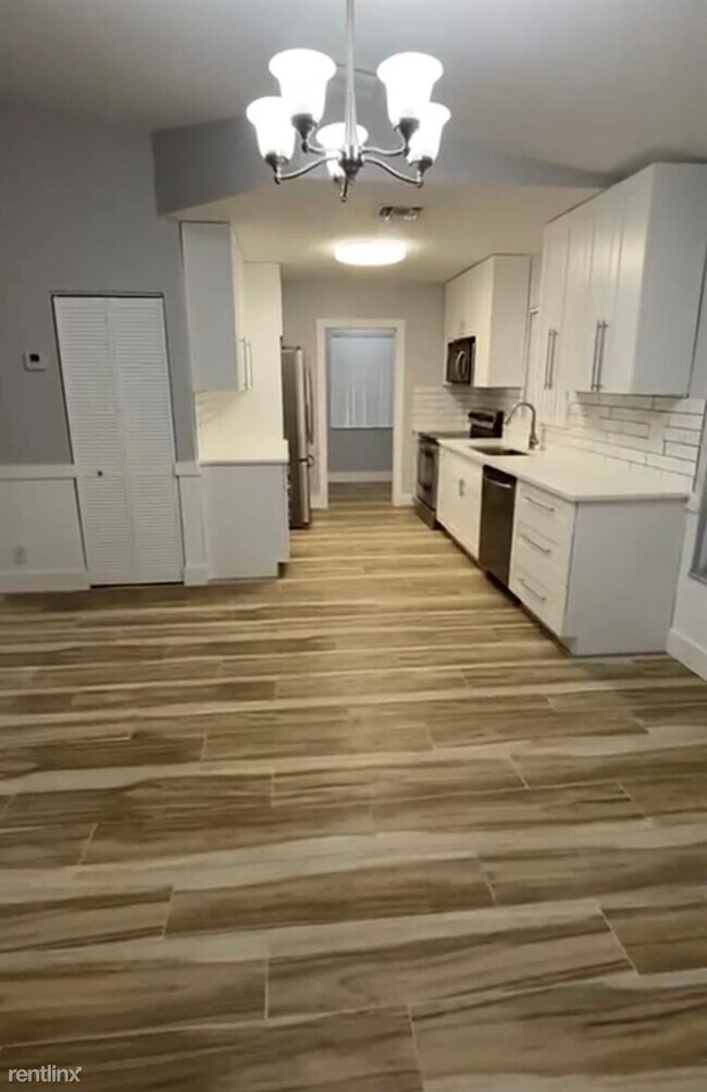 Foto del edificio - 4 br, 3 bath House - 1401 NW 3rd Way