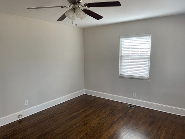 Foto del edificio - 1418 Nassau Blvd