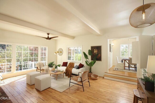 Foto del edificio - 2338 Cascadia Dr