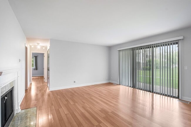 Building Photo - 697 Oakmont Ln