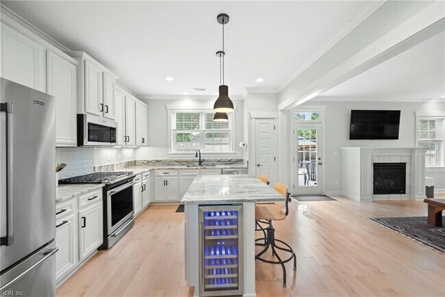 Building Photo - 1024 W 36th St