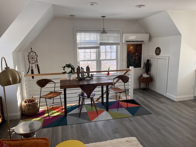 Building Photo - 196 Sheephill Rd