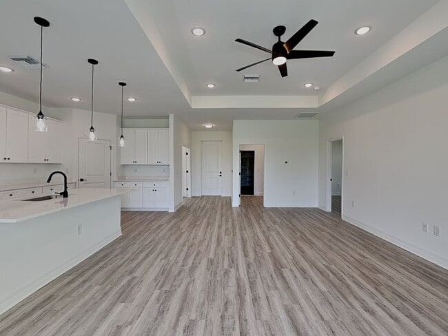 Foto del edificio - 25245 Delgado Dr