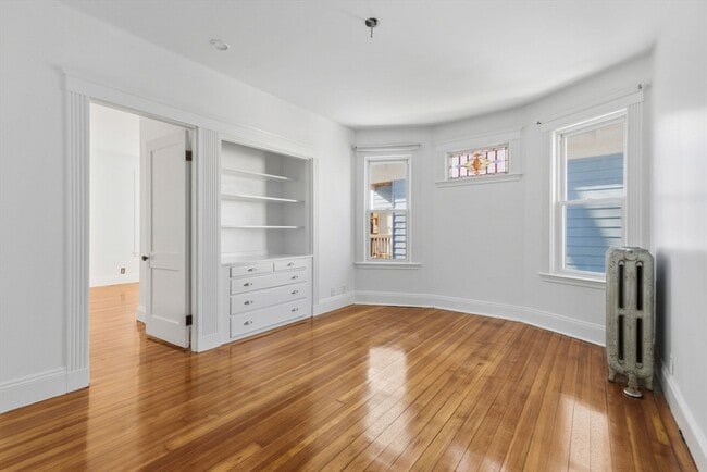 Building Photo - 9 Sumner Square