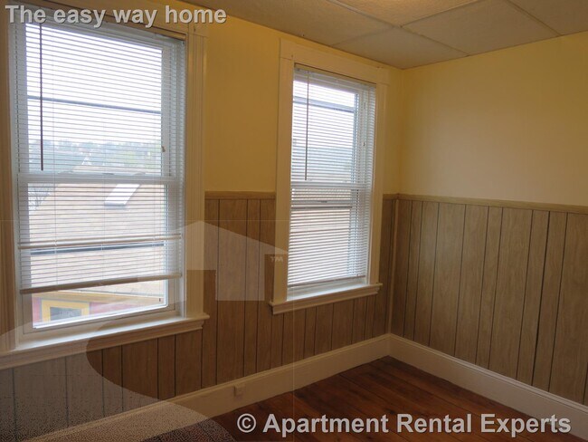 Building Photo - Walk to Porter or Harvard - 2 Bedroom - Pa...