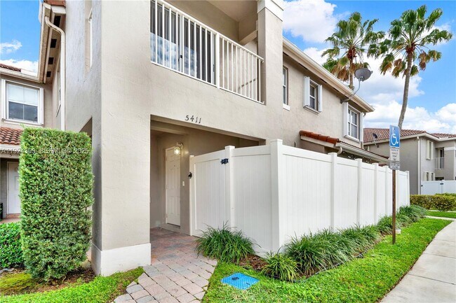 Foto del edificio - 5411 SW 125th Terrace