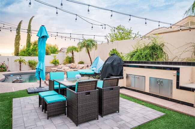 Building Photo - 7678 E Starla Dr