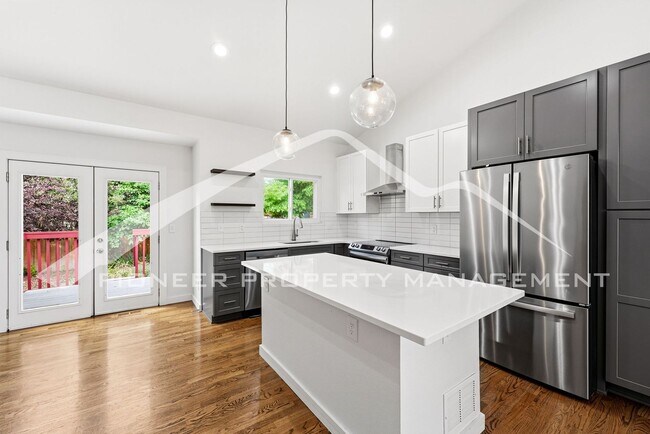 Foto del edificio - Spacious Home with Washer/Dryer and Central AC