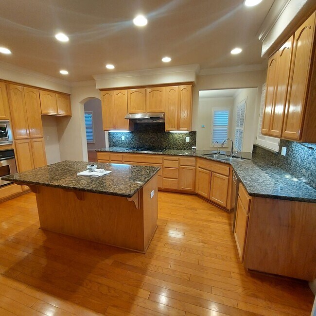 Foto del edificio - 2604 Javan Ln