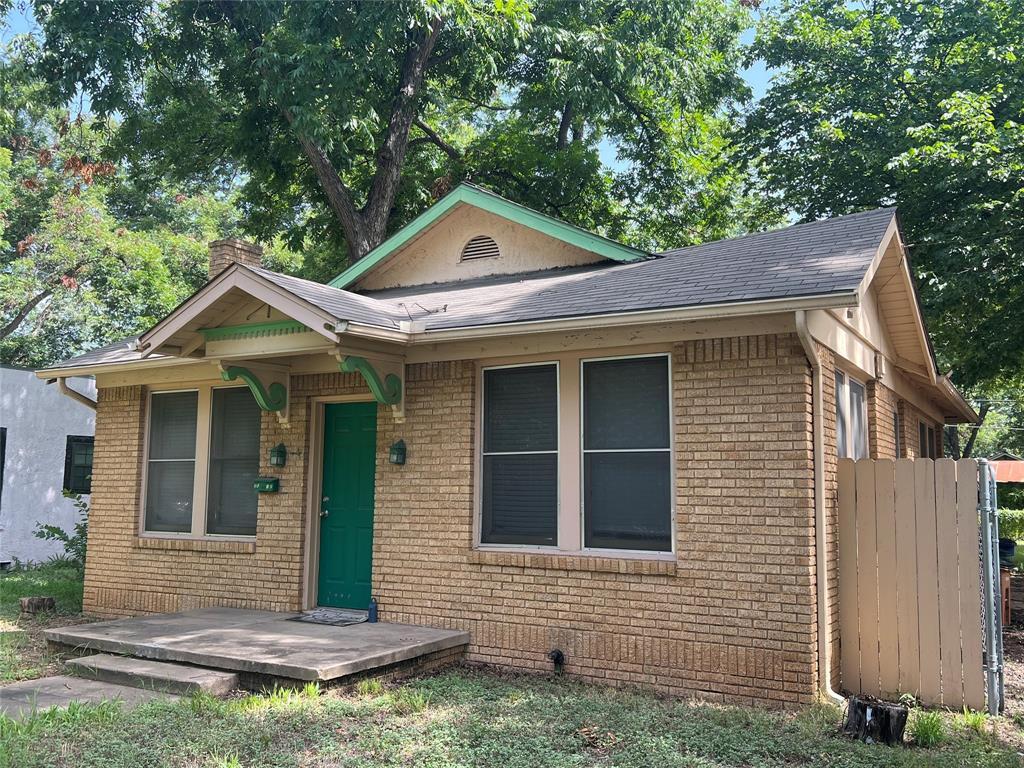 Primary Photo - 2512 E Cesar Chavez St