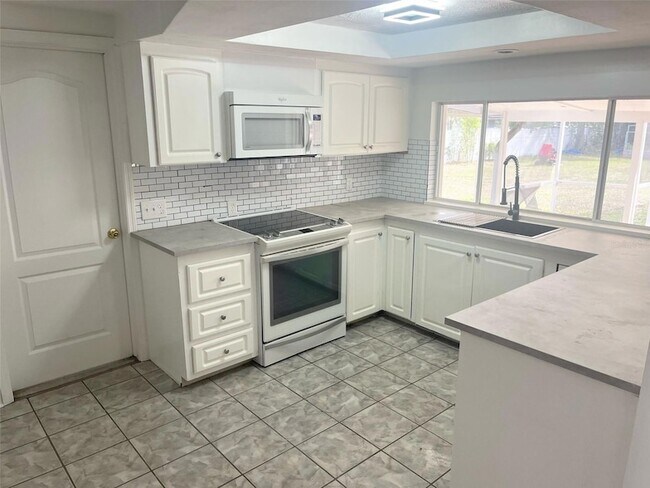 Foto del edificio - 11631 Seminole Dr