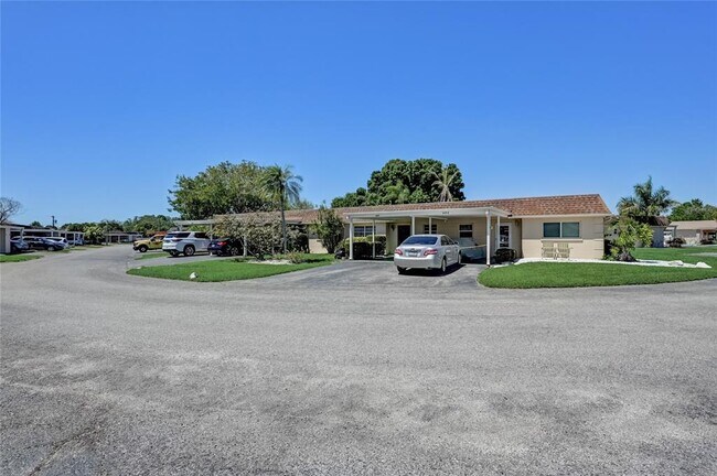 Building Photo - 604 Park Cir