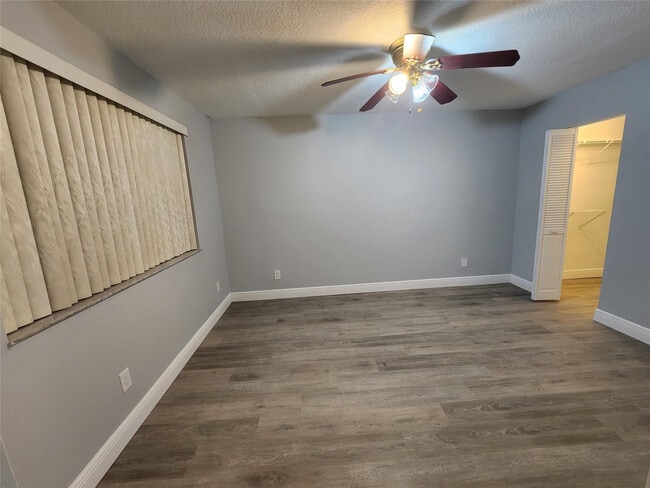 Foto del edificio - 1156 NW 106th Terrace