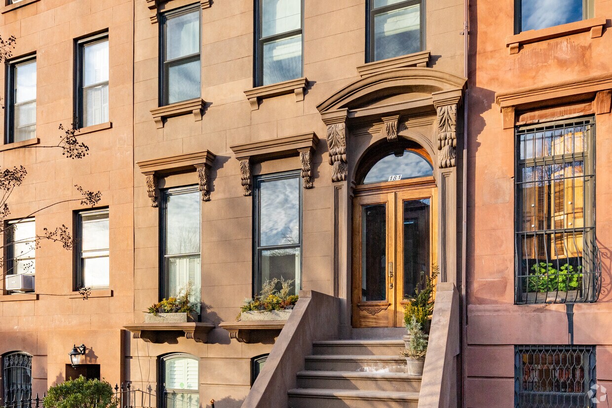 Building Photo - 181 Park Pl