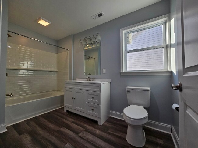 Foto del edificio - 108 Poplar St