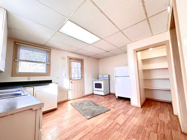 Foto del edificio - 8 W Lutton St