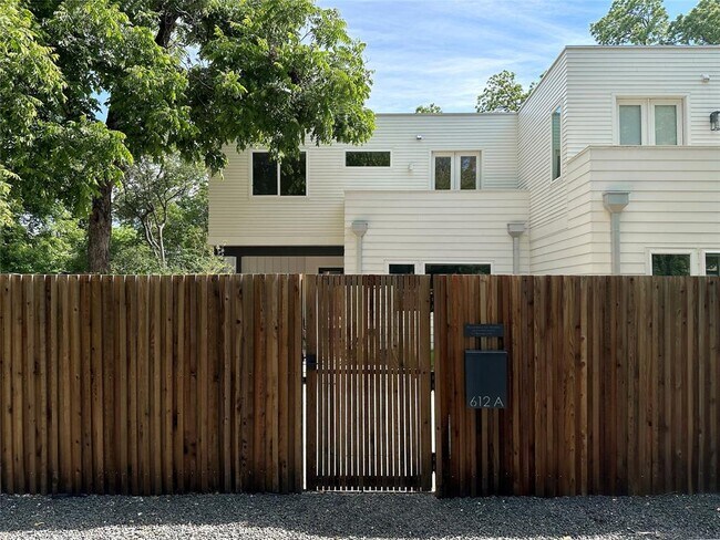 Foto del edificio - 612 W Johanna St