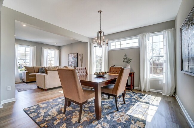 Building Photo - Spacious 4 bedroom house in cul de sac
