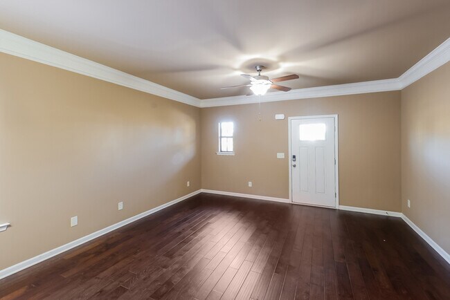 Foto del edificio - 144 Enclave Ave