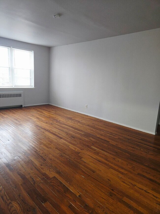 Building Photo - 1 bedroom, 1 bathroom