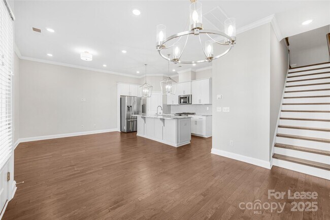 Foto del edificio - 6319 Southgrove St