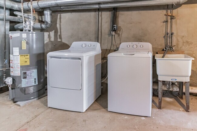 Foto del edificio - Two bedroom one Bathroom House for rent